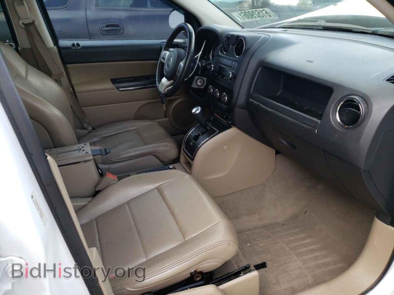 2011 Jeep COMPASS (VIN 1J4NT5FBXBD236471) — photo 5 of 10