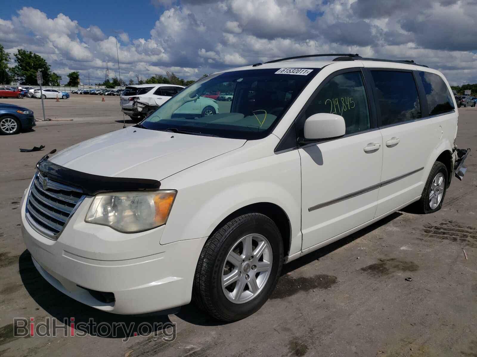 2009 CHRYSLER MINIVAN - VIN: 2A8HR54179R633888 - Фото 2