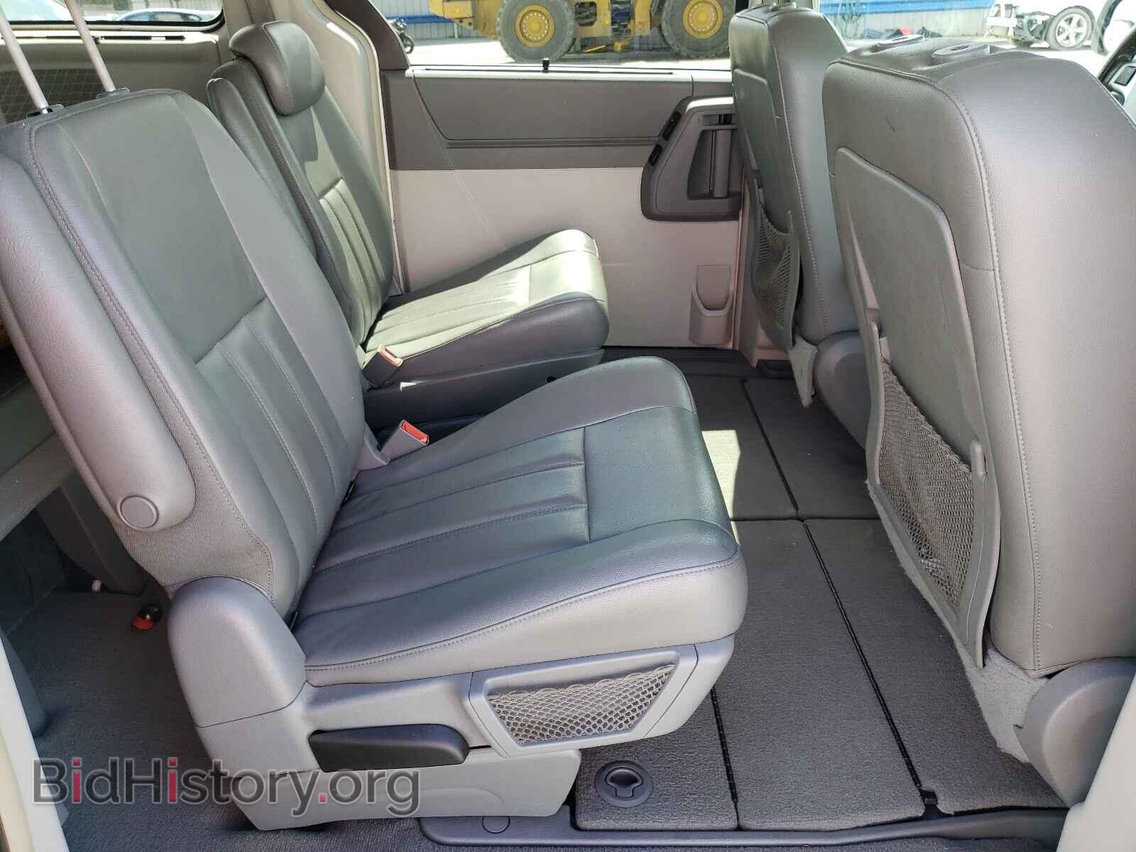 2009 CHRYSLER MINIVAN - VIN: 2A8HR54179R633888 - Фото 6