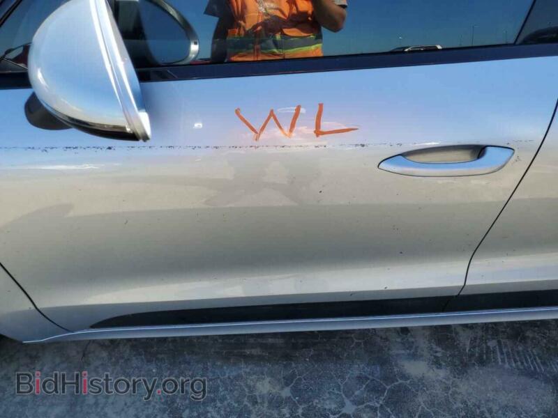 2017 Porsche MACAN (VIN WP1AG2A52HLB51324) — photo 9 of 10