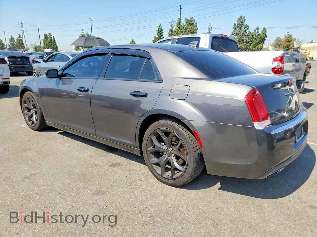 2019 CHRYSLER 300 - VIN: 2C3CCAEGXKH536747 - Photo 2
