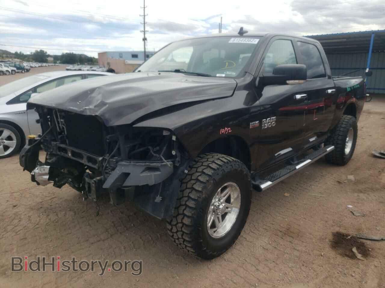 2017 RAM 1500 - VIN: 3C6RR7LT8HG524801 - Photo 2