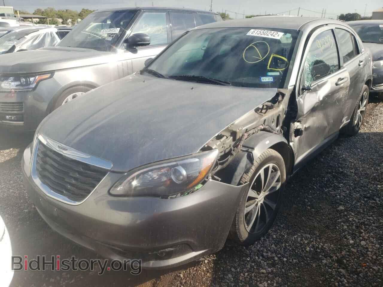2013 CHRYSLER 200 - VIN: 1C3CCBBB7DN649810 - Фото 2