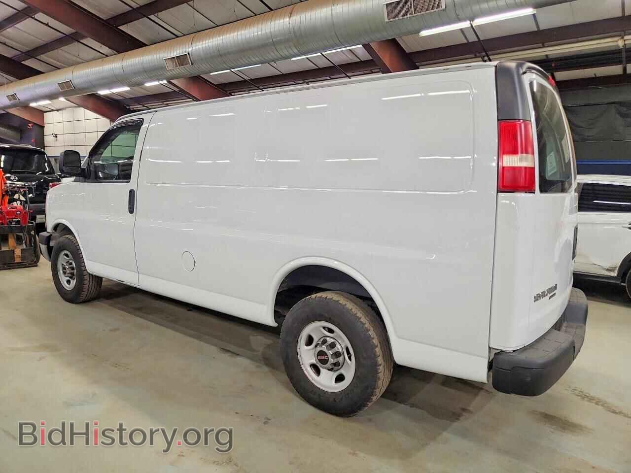 2014 GMC SAVANA - VIN: 1GTW7FCA2E1132613 - Photo 2