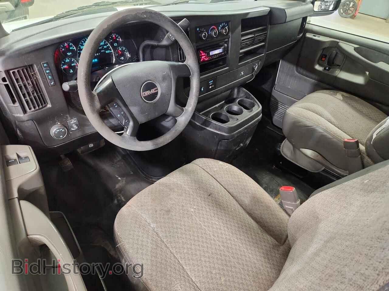 2014 GMC SAVANA - VIN: 1GTW7FCA2E1132613 - Photo 8