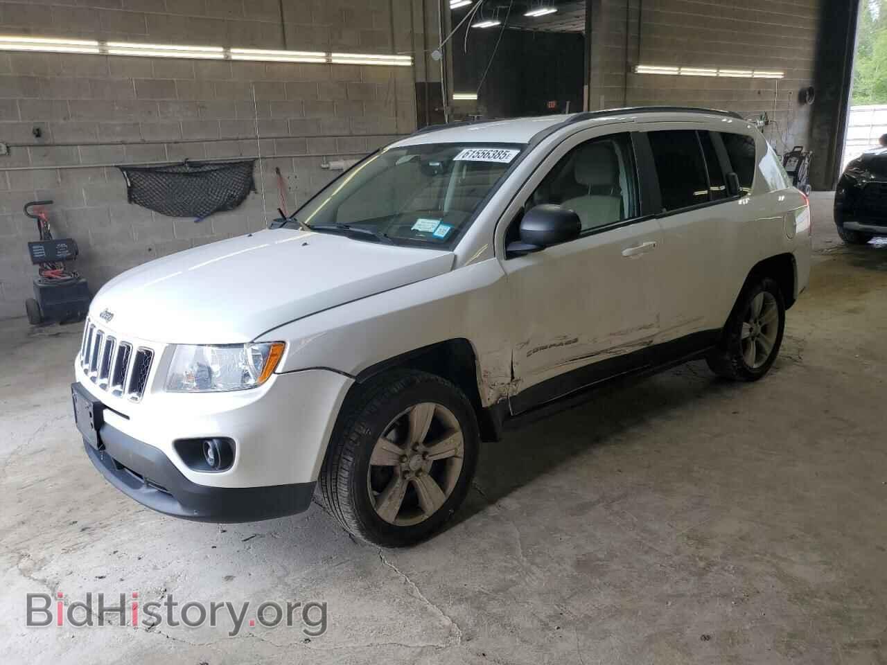 Photo 1J4NF1FB3BD282529 - JEEP COMPASS 2011