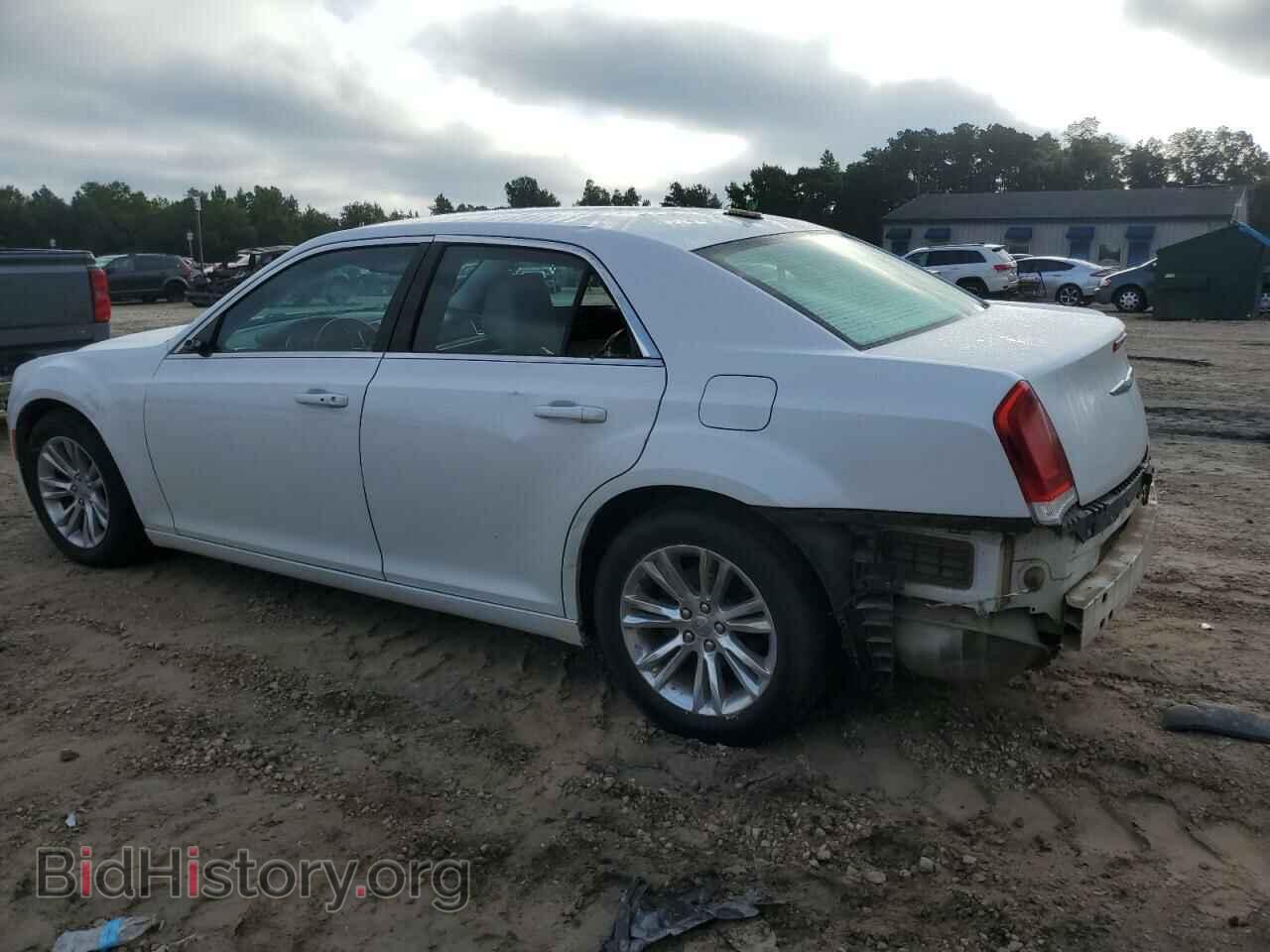 2016 CHRYSLER 300 - VIN: 2C3CCAAG2GH252865 - Фото 2