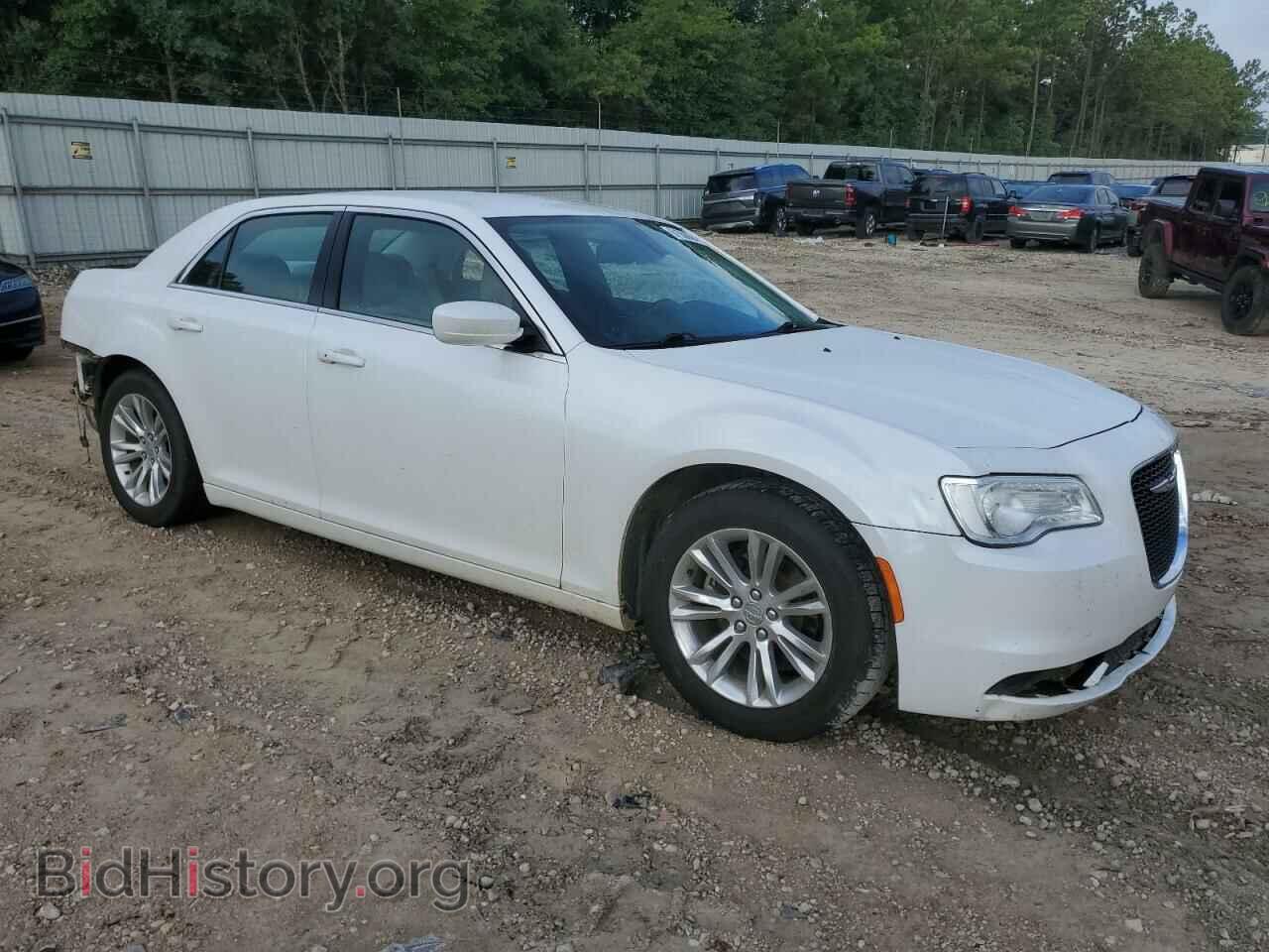 2016 CHRYSLER 300 - VIN: 2C3CCAAG2GH252865 - Фото 4