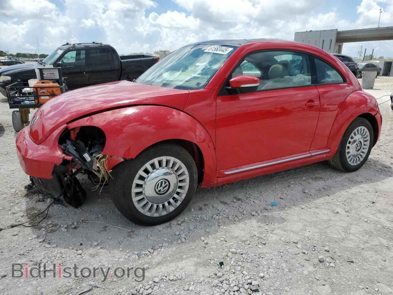 Photo 3VWJX7AT4EM614181 - VOLKSWAGEN BEETLE 2014