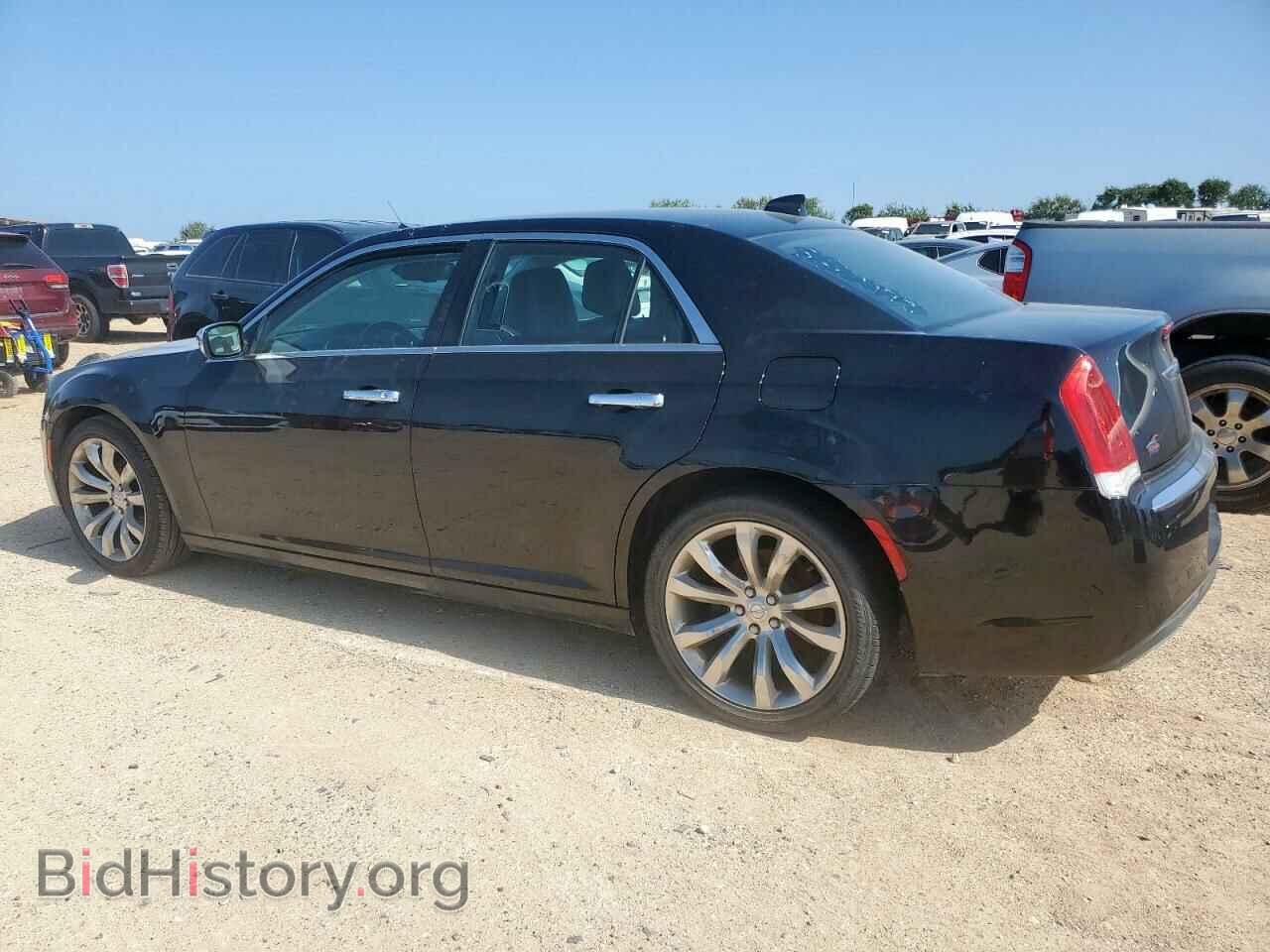 2019 CHRYSLER 300 - VIN: 2C3CCAEG2KH536497 - Фото 2