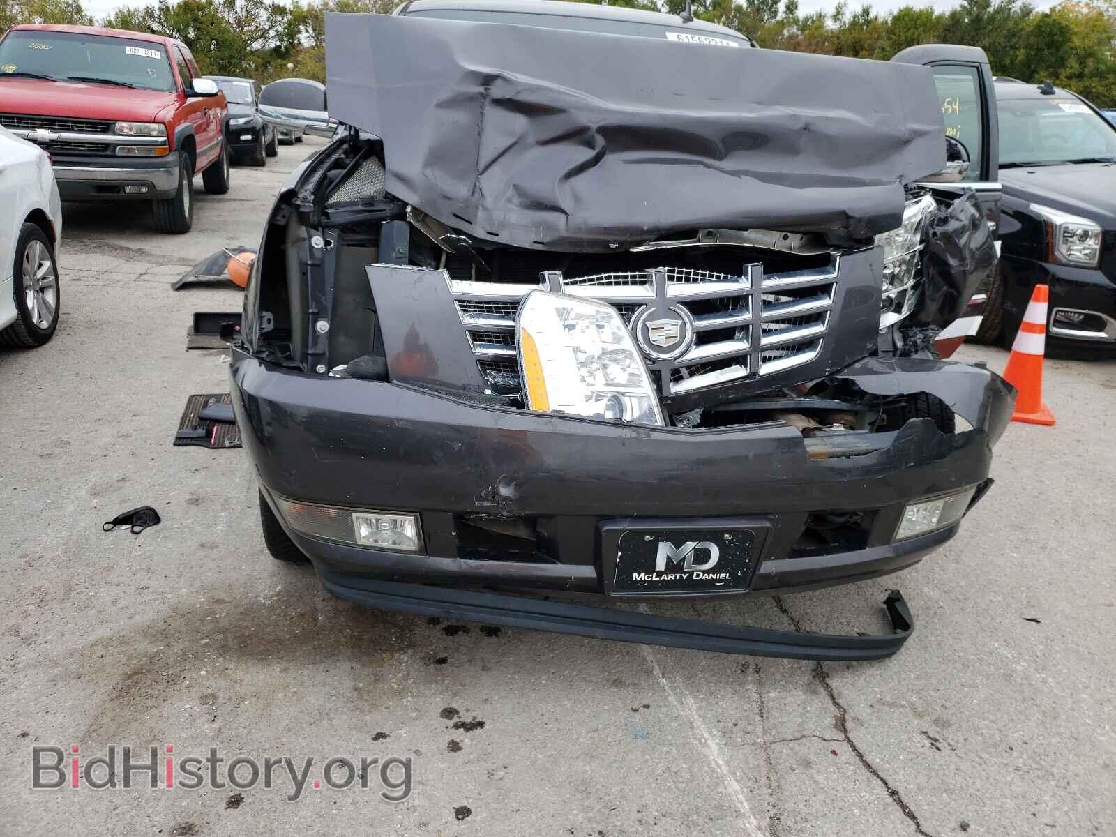 2011 CADILLAC ESCALADE - VIN: 1GYS3HEF0BR176468 - Фото 9