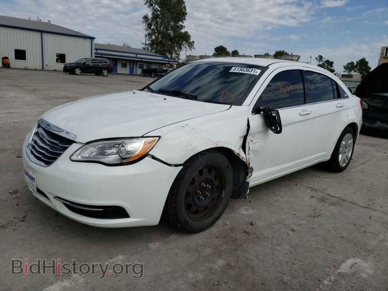 2014 CHRYSLER 200 - VIN: 1C3CCBAB1EN125099 - Фото 2