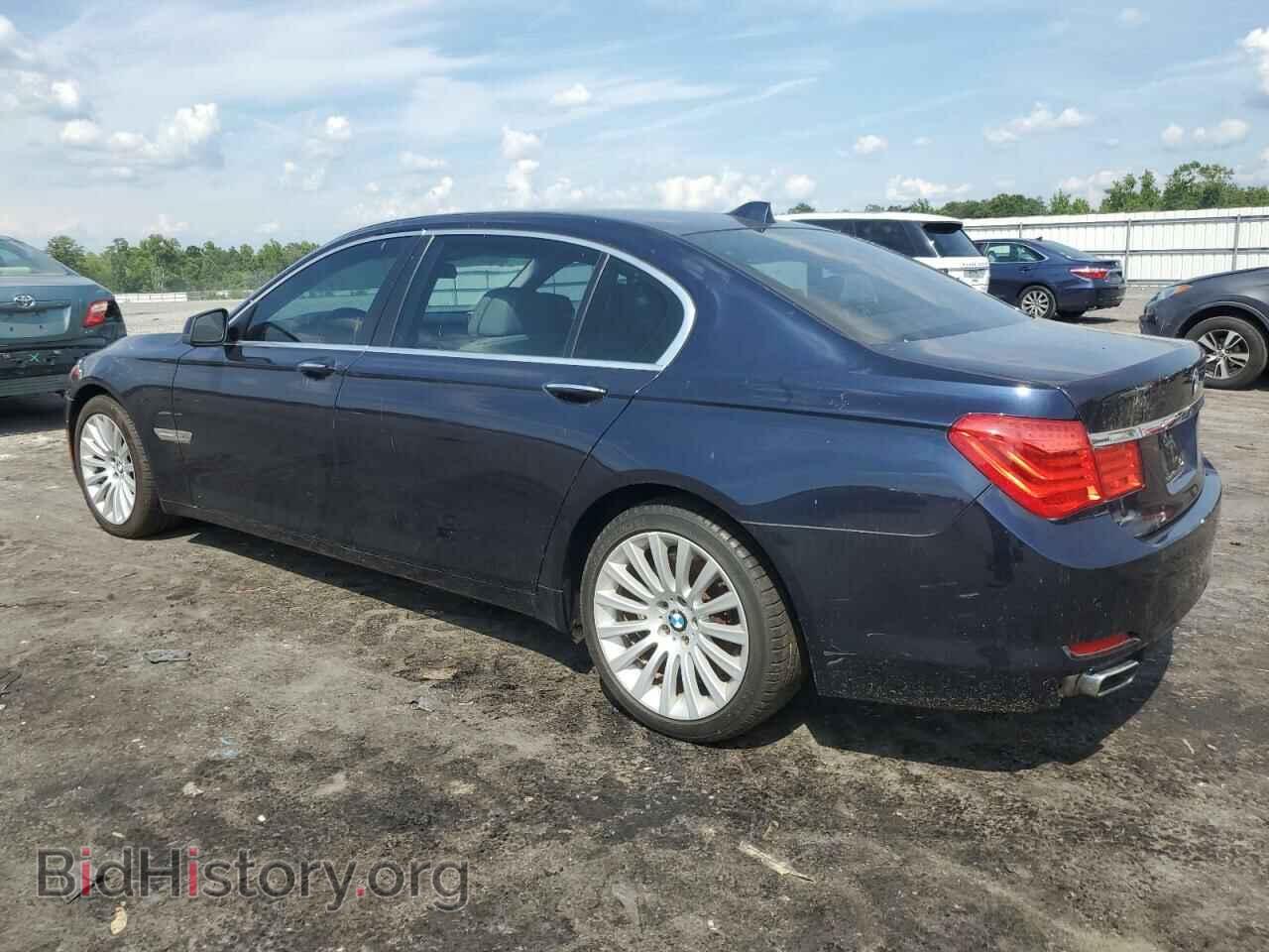 2011 BMW 7 SERIES - VIN: WBAKC8C52BC433131 - Фото 2