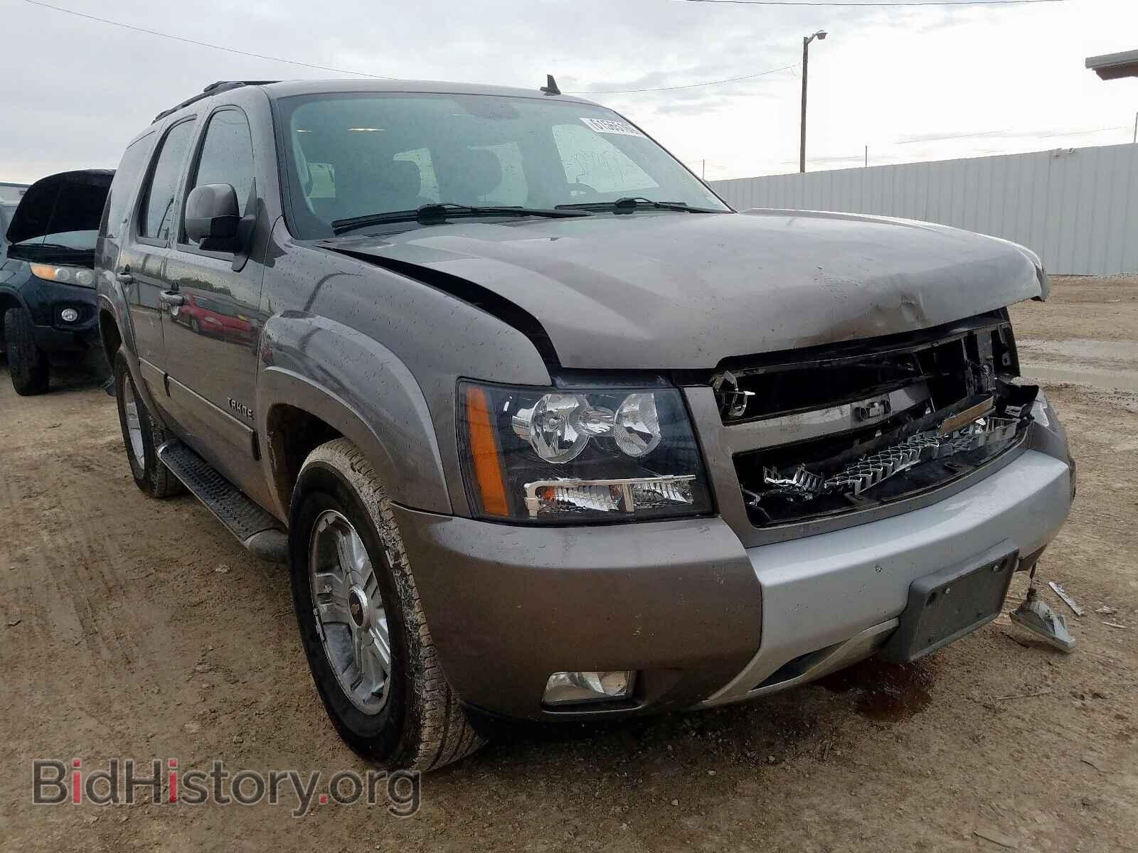 Photo 1GNSCBE02BR238488 - CHEVROLET TAHOE 2011