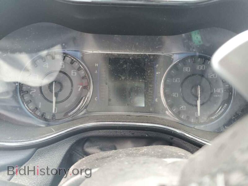 2016 Chrysler 200 (VIN 1C3CCCBG7GN109833) — photo 9 of 12