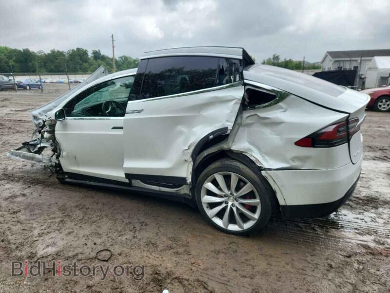 2016 Tesla MODEL X (VIN 5YJXCBE45GFS00266) — фото 2 из 16