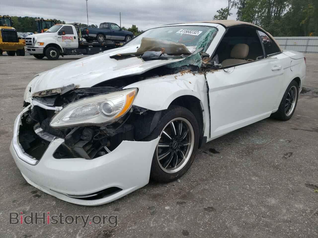 2013 CHRYSLER 200 - VIN: 1C3BCBEB8DN679146 - Фото 2