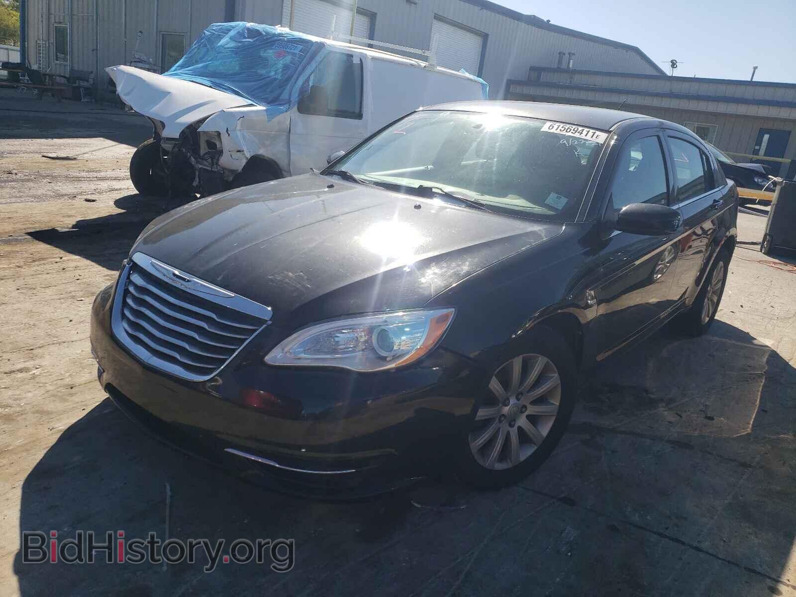 2013 CHRYSLER 200 - VIN: 1C3CCBBB8DN600907 - Фото 2