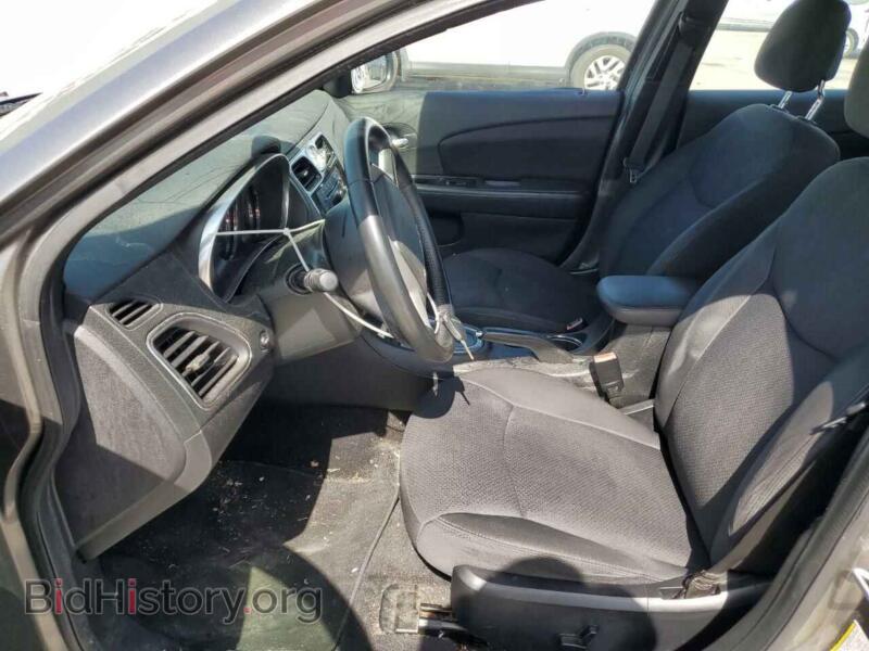 2013 Chrysler 200 (VIN 1C3CCBBB4DN629207) — photo 7 of 12