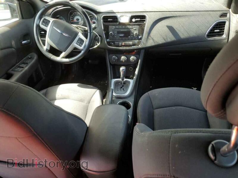 2013 Chrysler 200 (VIN 1C3CCBBB4DN629207) — photo 8 of 12