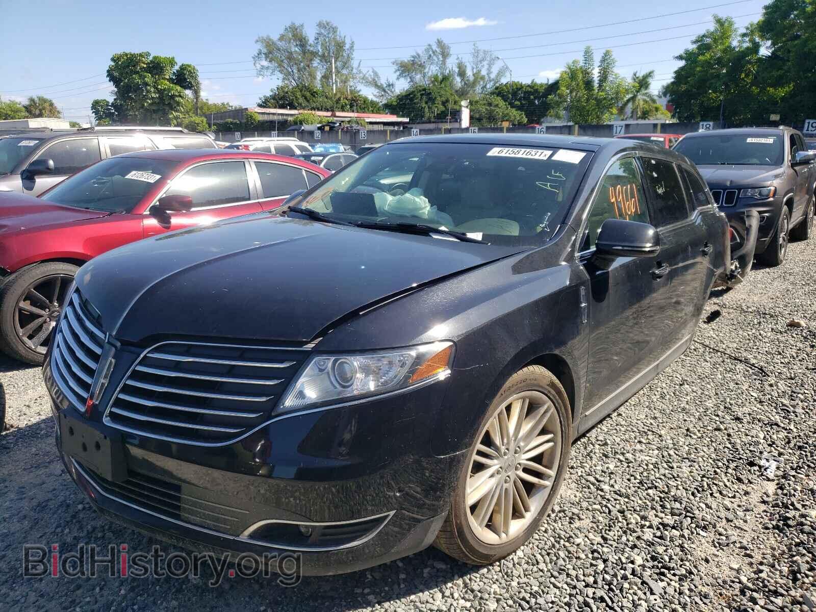 2019 LINCOLN MKT - VIN: 2LMHJ5AT2KBL04146 - Фото 2