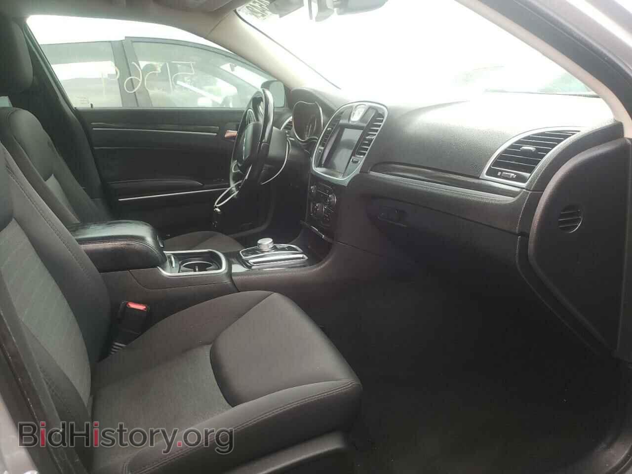 2019 CHRYSLER 300 - VIN: 2C3CCAAG1KH590721 - Фото 5