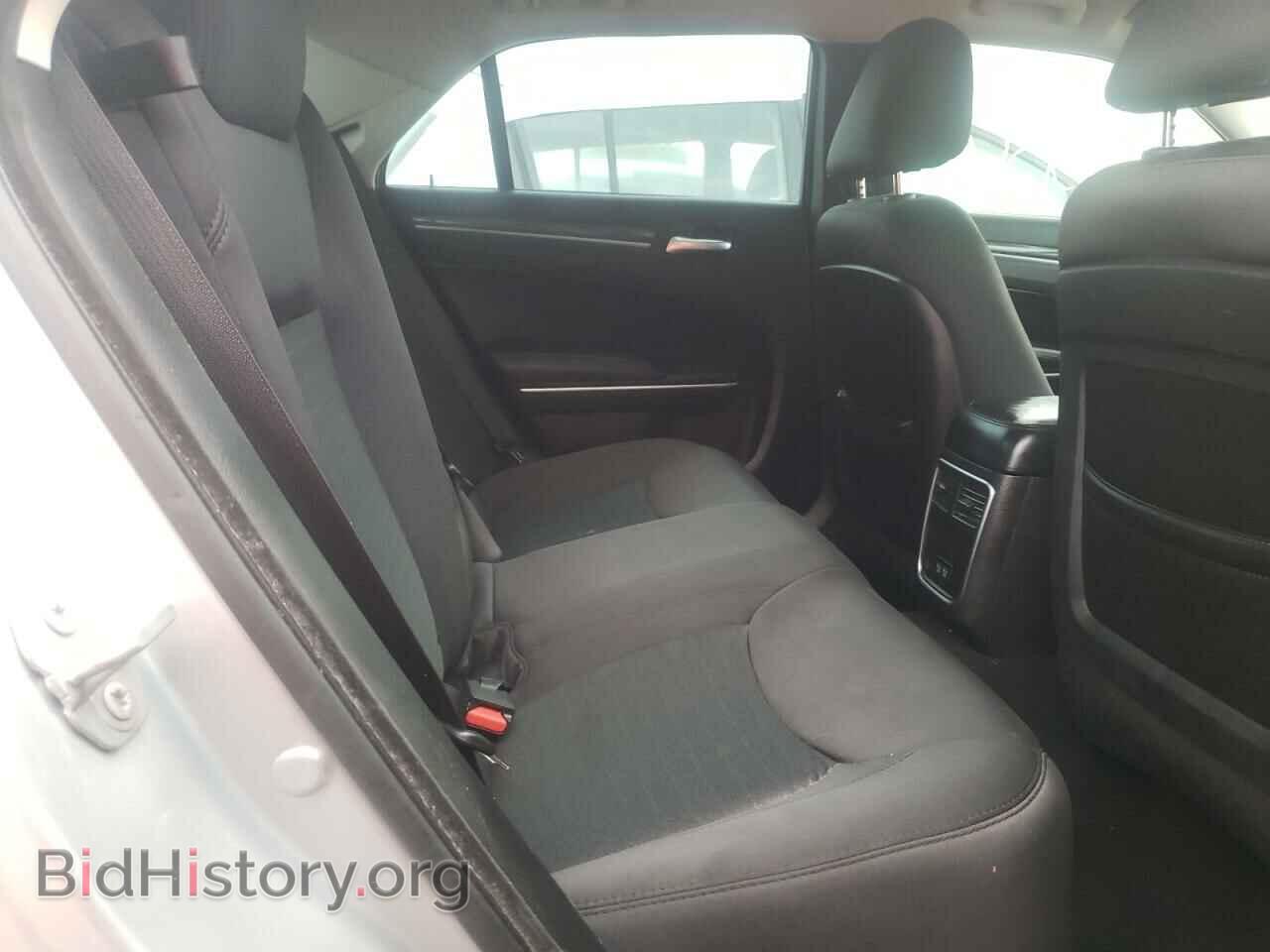 2019 CHRYSLER 300 - VIN: 2C3CCAAG1KH590721 - Фото 6