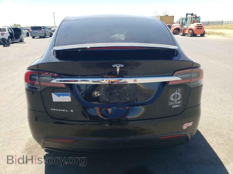 2018 Tesla MODEL X (VIN 5YJXCAE29JF090919) — фото 6 из 13