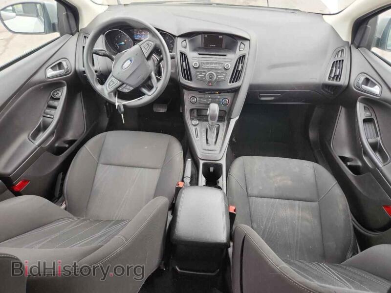 2017 Ford FOCUS (VIN 1FADP3F22HL263033) — photo 8 of 12