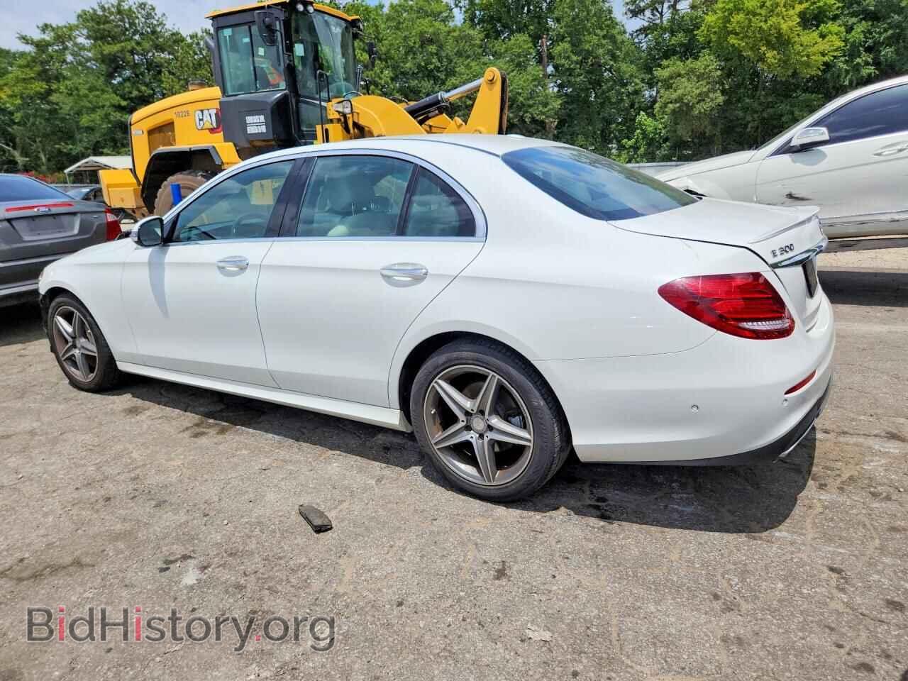 2017 MERCEDES-BENZ E-CLASS - VIN: WDDZF4KB9HA058518 - Фото 2