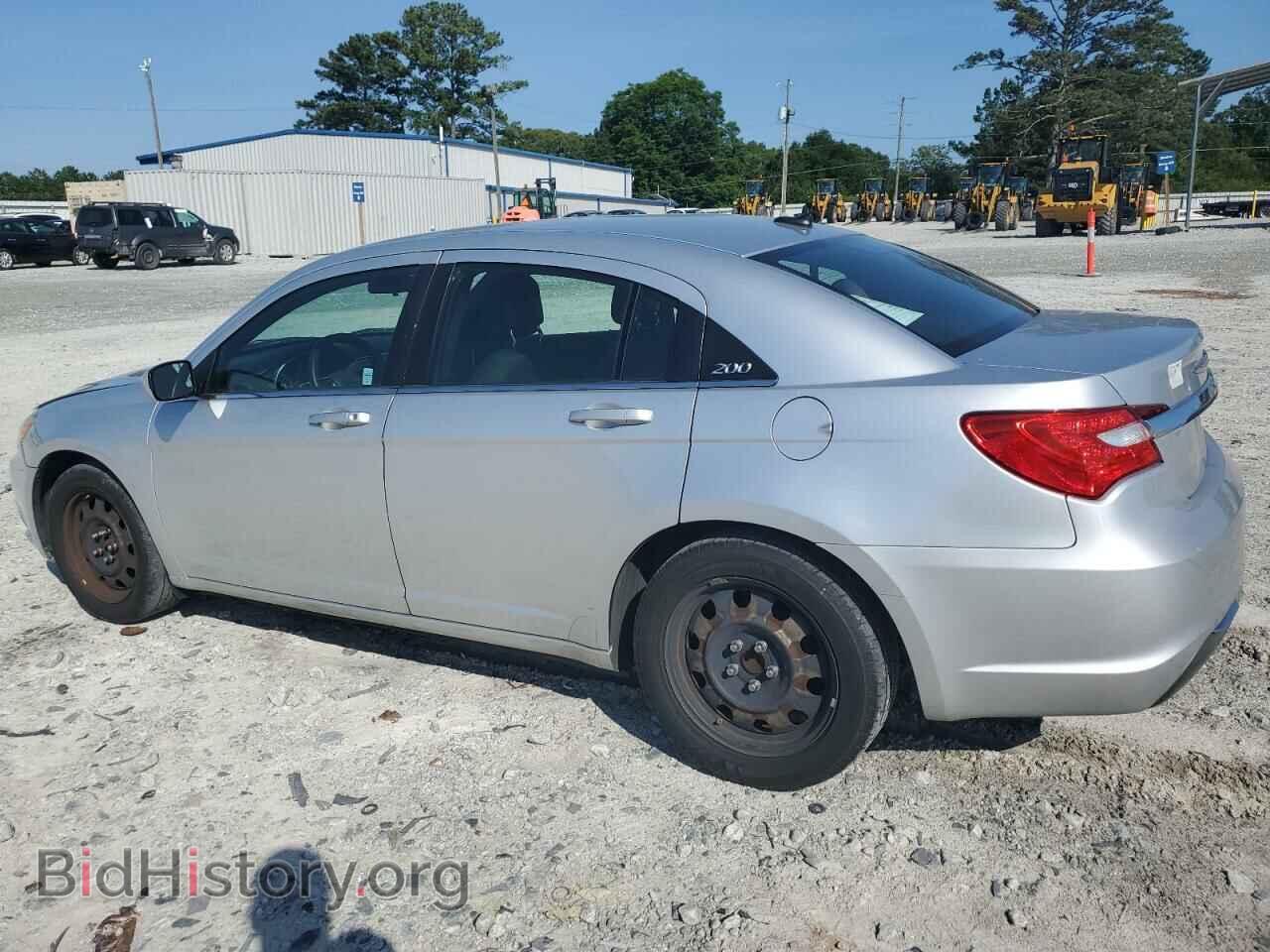 2012 CHRYSLER 200 - VIN: 1C3CCBAB3CN104946 - Фото 2