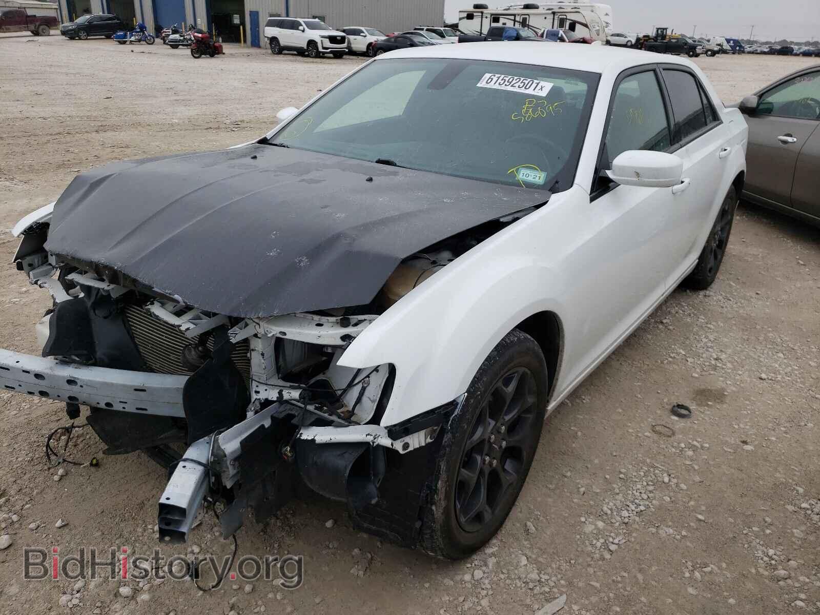 2019 CHRYSLER 300 - VIN: 2C3CCAGG5KH586095 - Photo 2