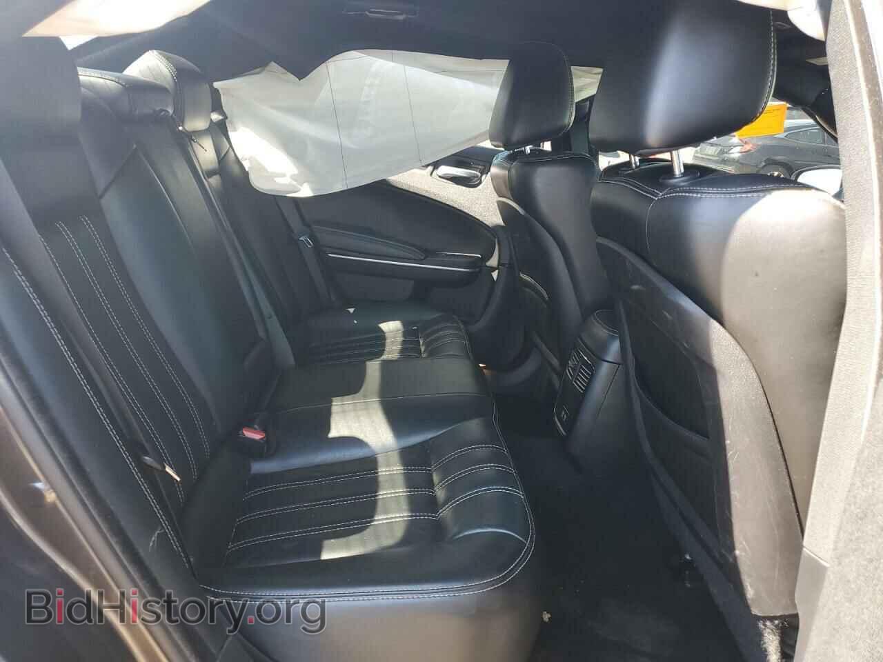 2019 CHRYSLER 300 - VIN: 2C3CCABG5KH654080 - Фото 10