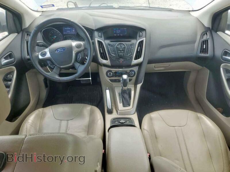 2012 Ford FOCUS (VIN 1FAHP3H27CL315649) — фото 8 из 12