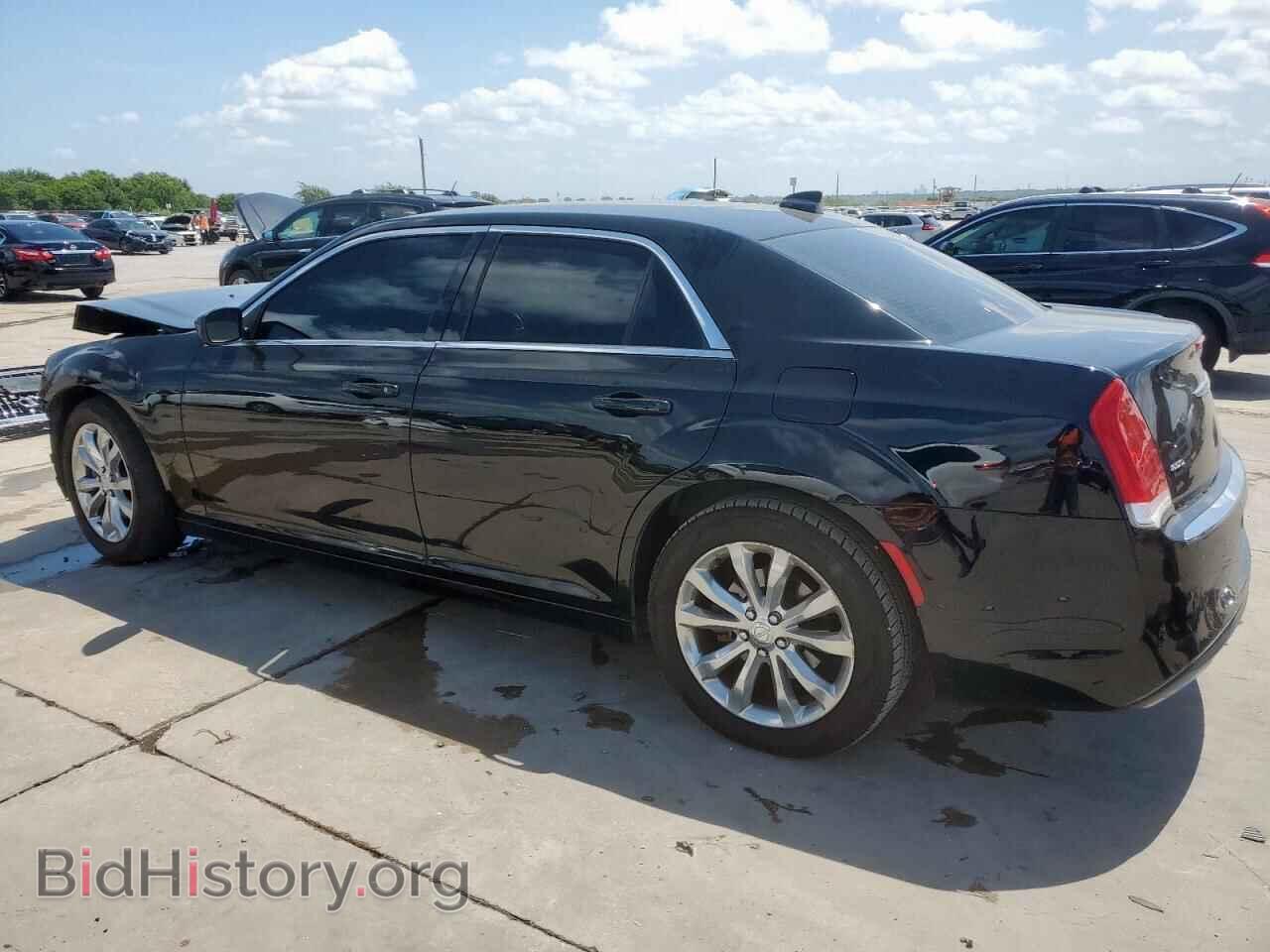 2017 CHRYSLER 300 - VIN: 2C3CCARG4HH534267 - Фото 2