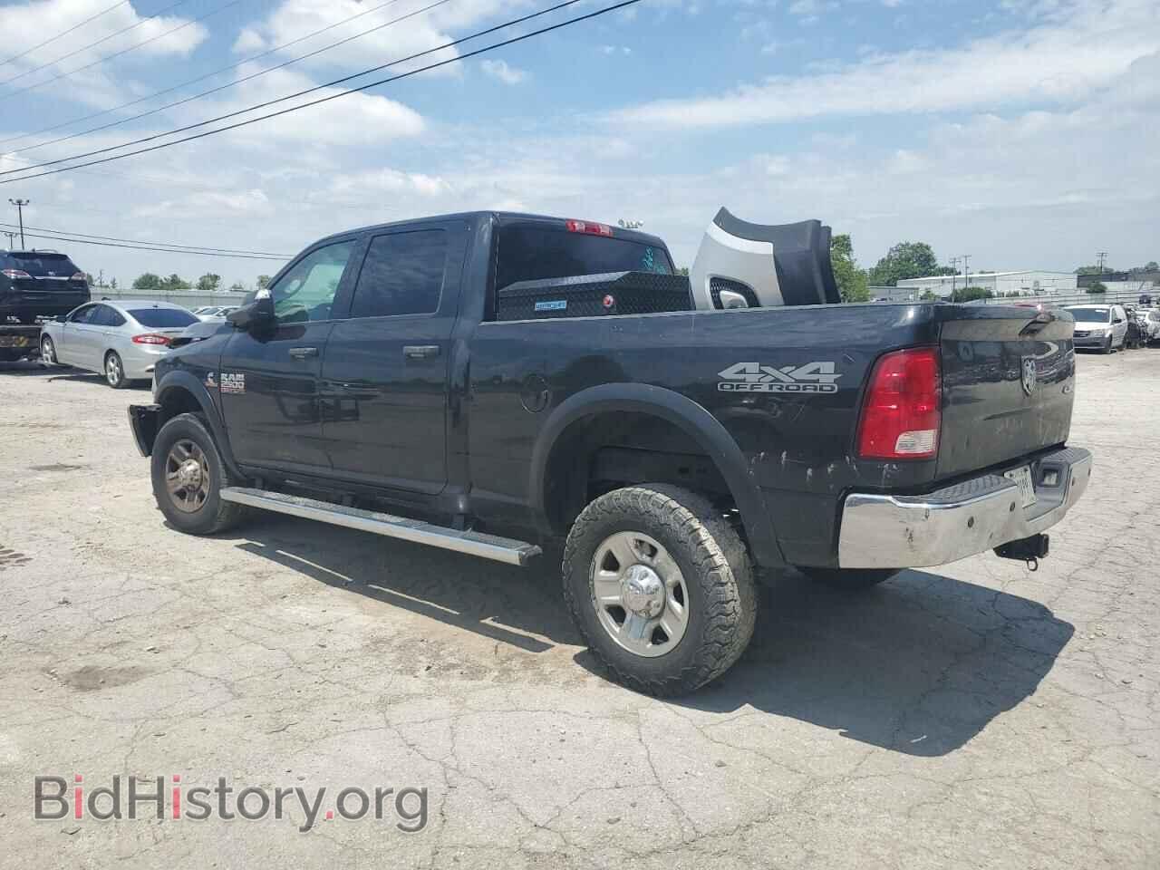 2017 RAM All Models - VIN: 3C6UR5CL1HG740665 - Фото 2
