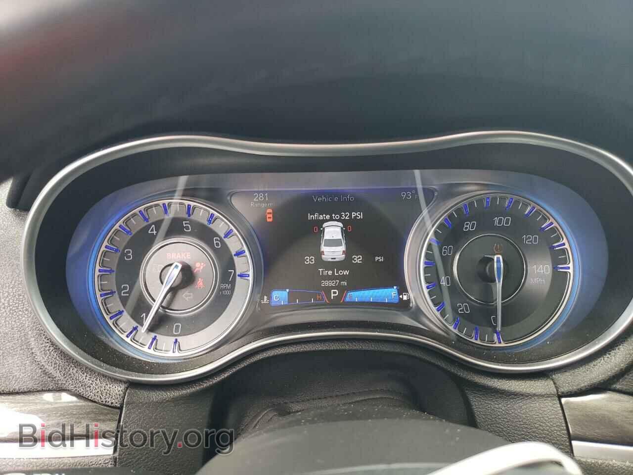 2018 CHRYSLER 300 - VIN: 2C3CCAAG2JH338300 - Фото 9