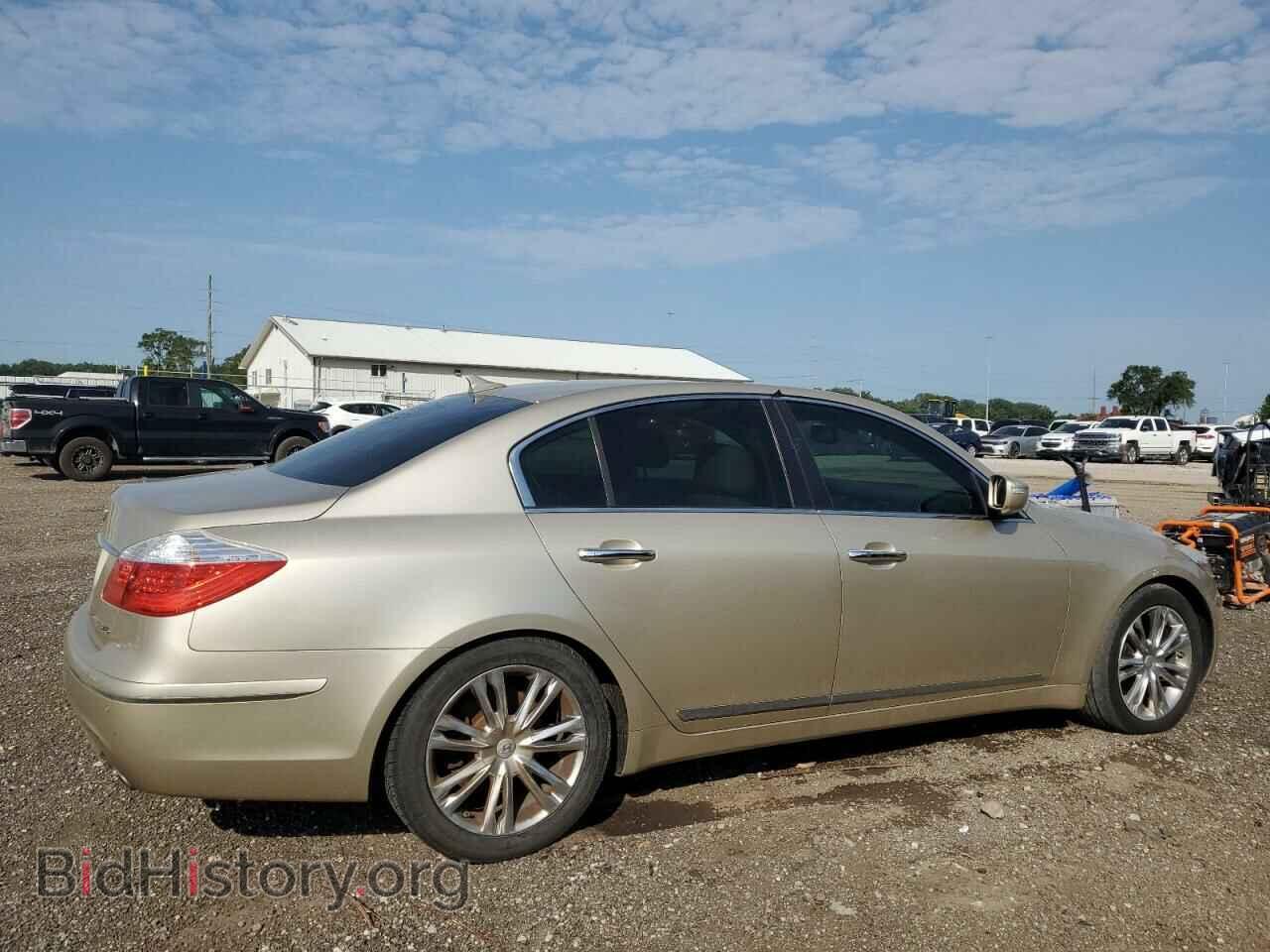 2009 HYUNDAI GENESIS - VIN: KMHGC46F49U044111 - Фото 3