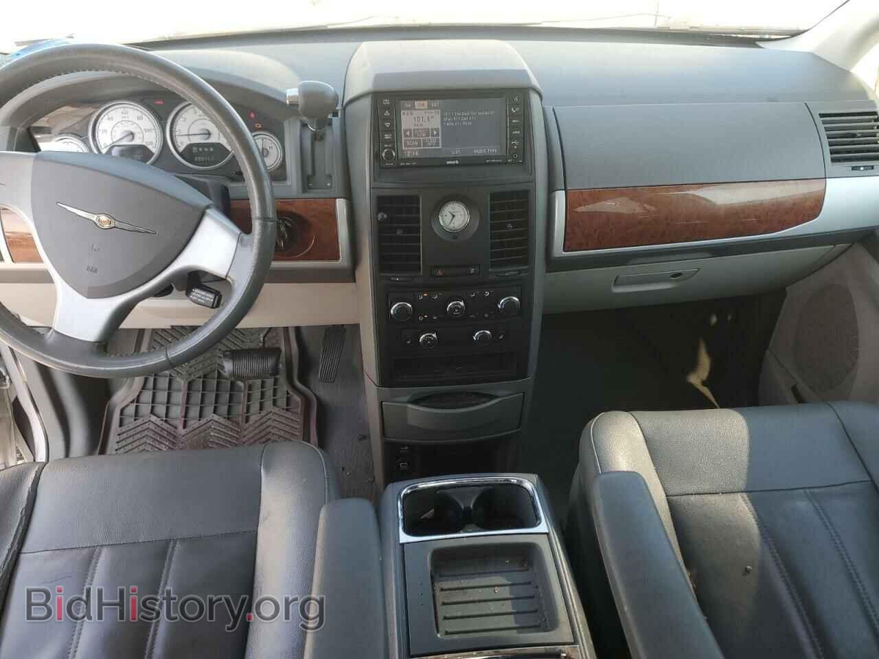 2008 CHRYSLER MINIVAN - VIN: 2A8HR54P28R687134 - Фото 8