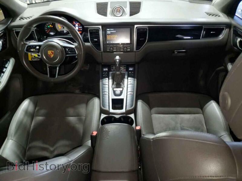 2016 Porsche MACAN (VIN WP1AB2A52GLB43771) — photo 8 of 13