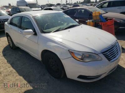 2013 Chrysler 200 200 LX, белый — VIN 1C3CCBAB8DN646772, Copart