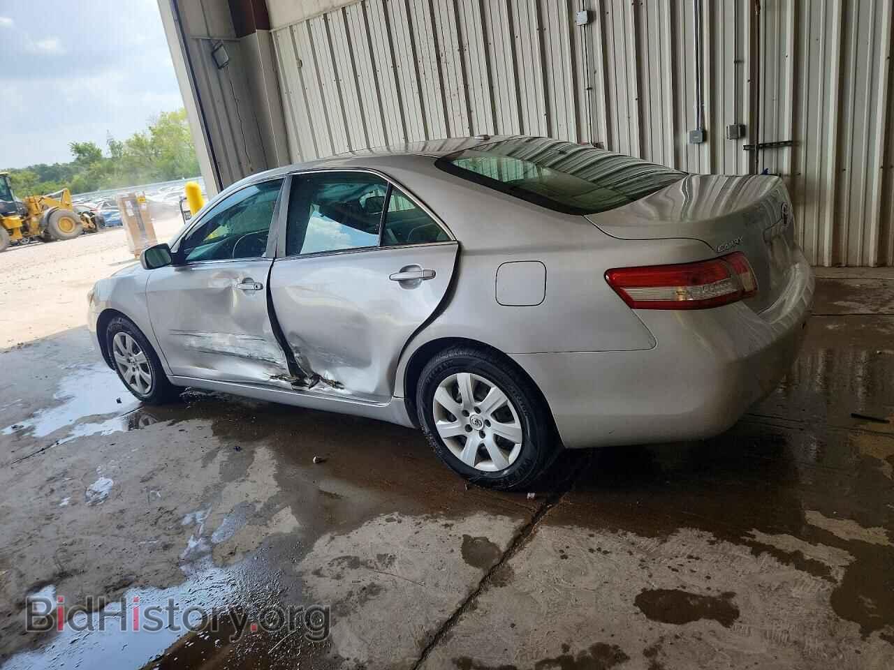 2011 TOYOTA CAMRY - VIN: 4T4BF3EK7BR106932 - Фото 2
