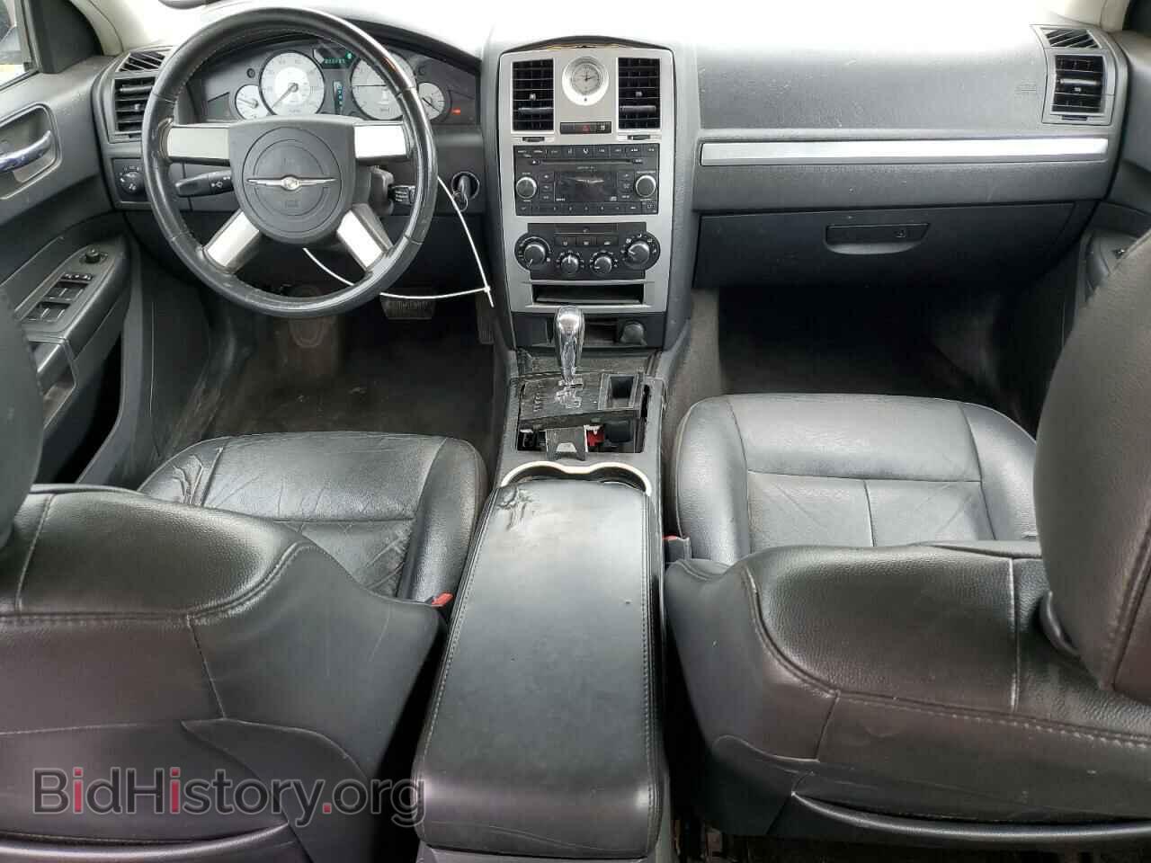 2010 CHRYSLER 300 - VIN: 2C3CA5CV3AH270629 - Фото 8