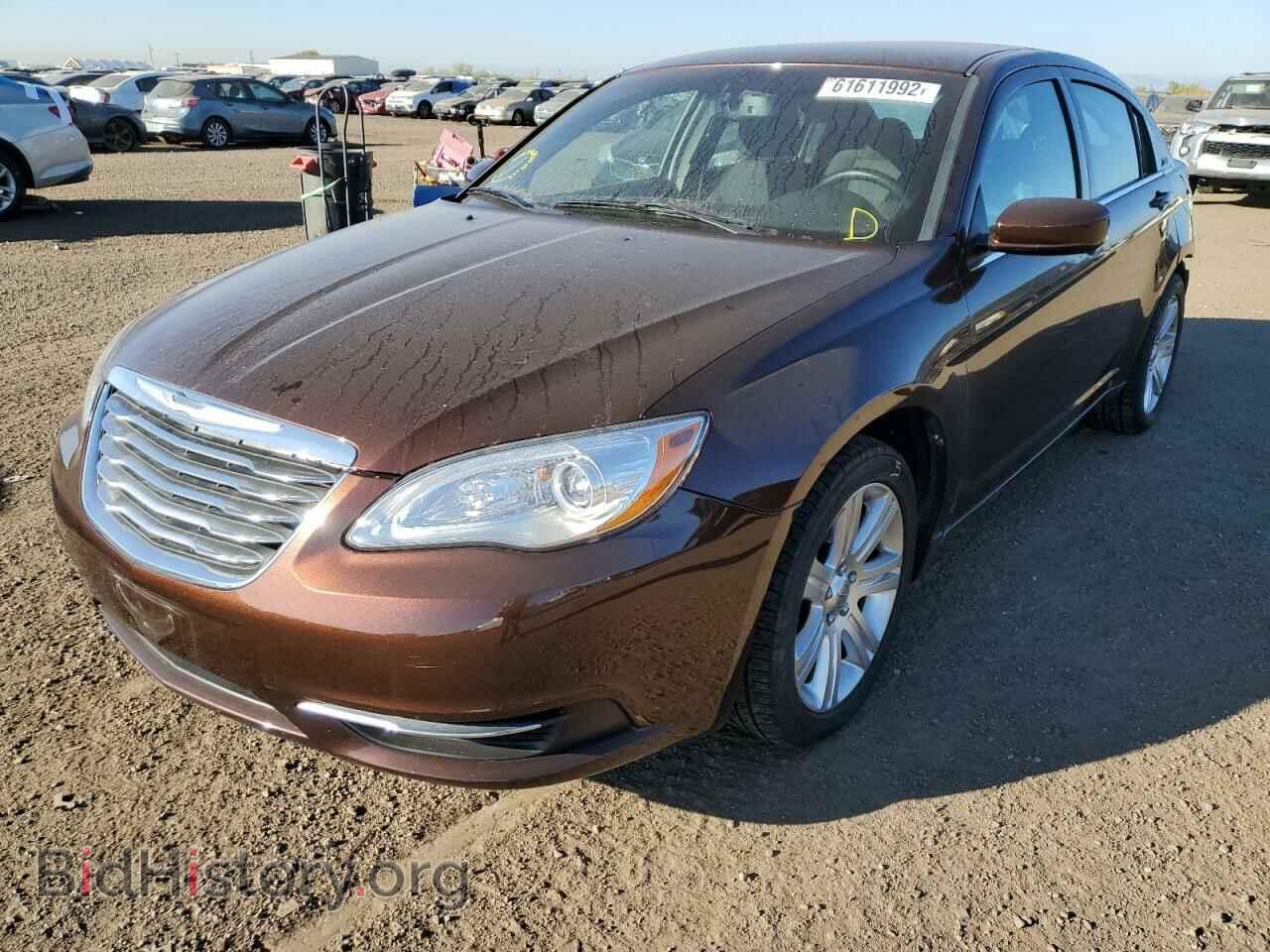 2013 CHRYSLER 200 - VIN: 1C3CCBBB9DN597709 - Фото 2