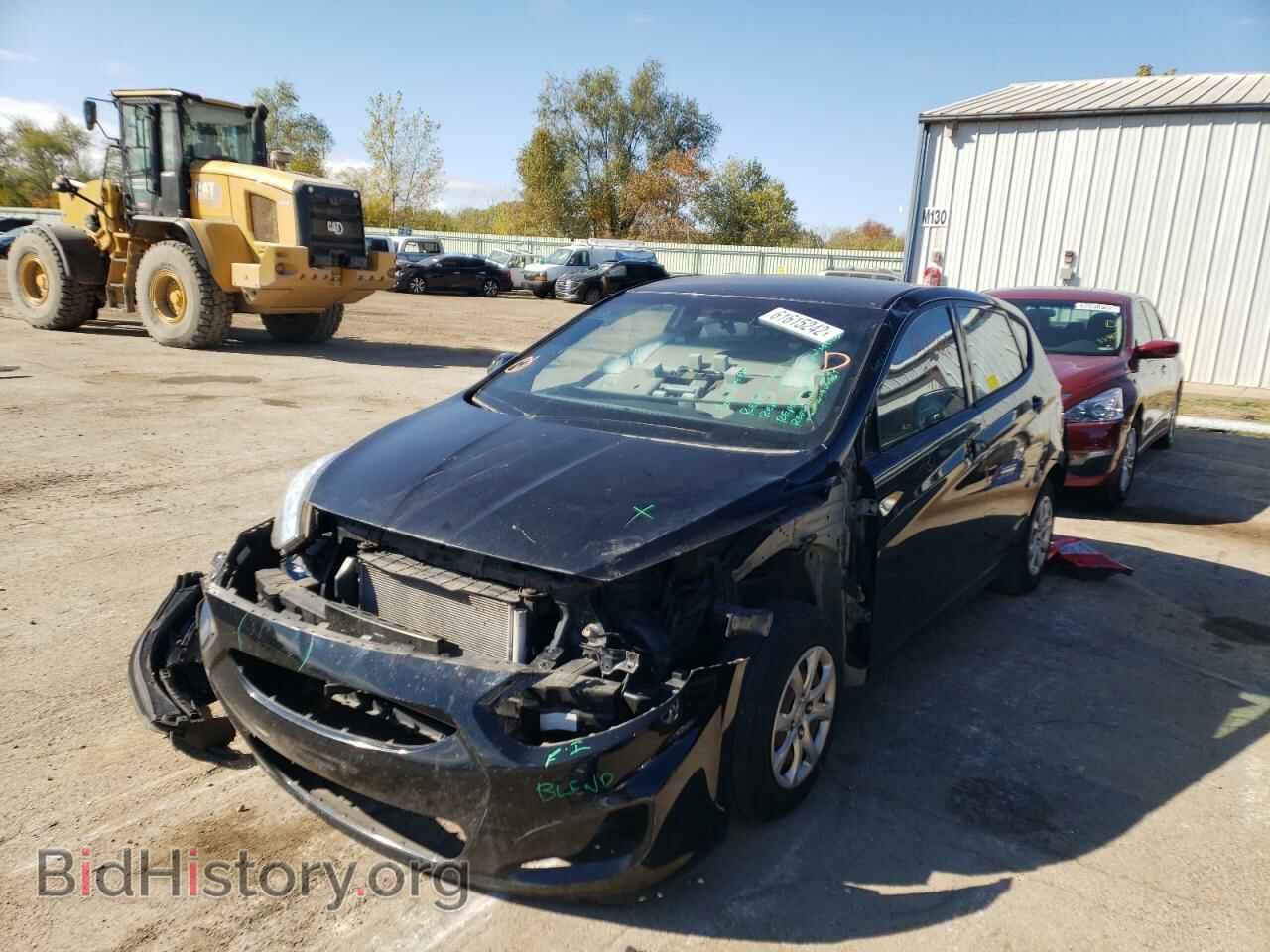 2013 HYUNDAI ACCENT - VIN: KMHCT5AE3DU108568 - Фото 2