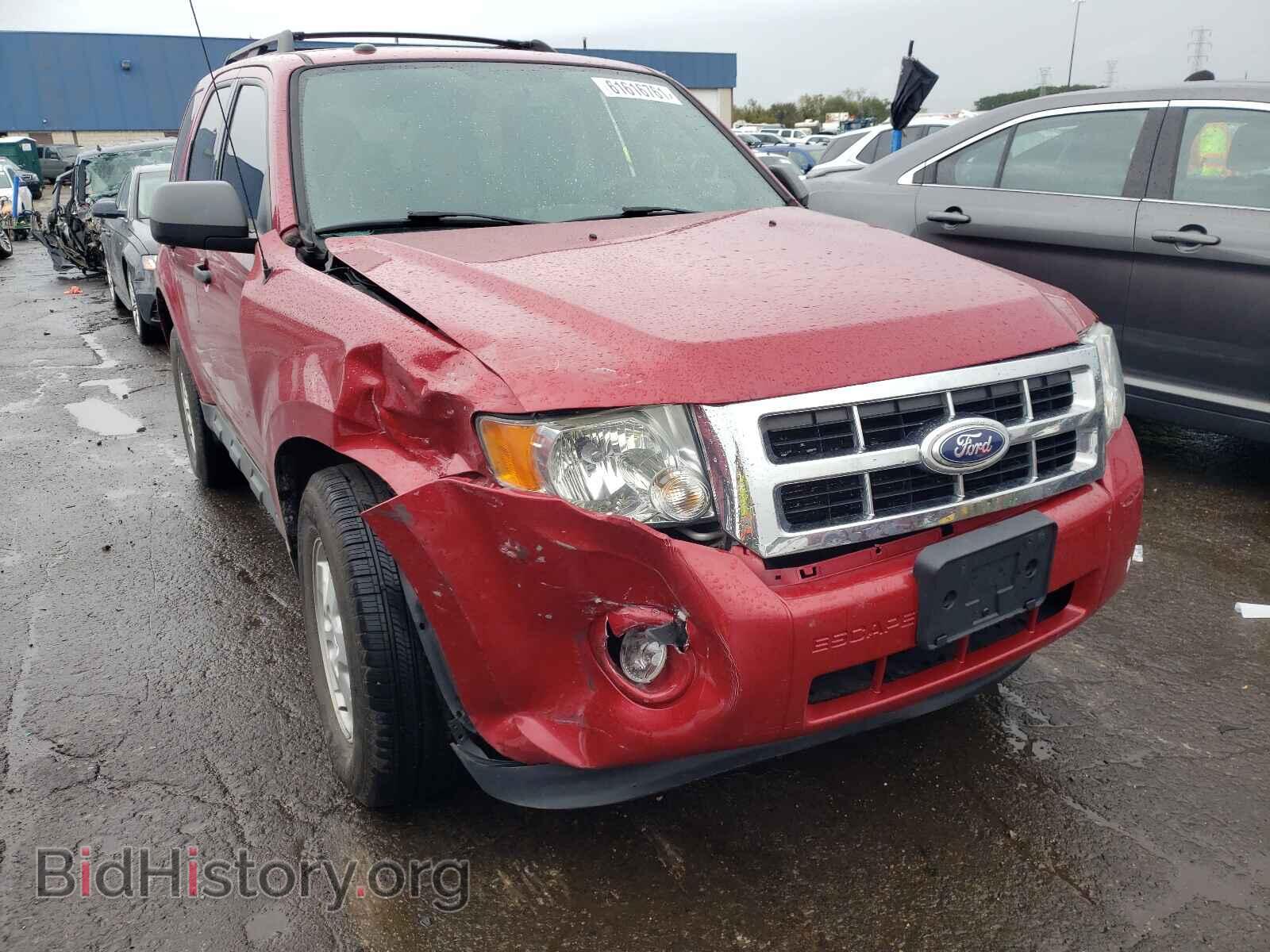 Фотография 1FMCU0DGXBKA10949 - FORD ESCAPE 2011