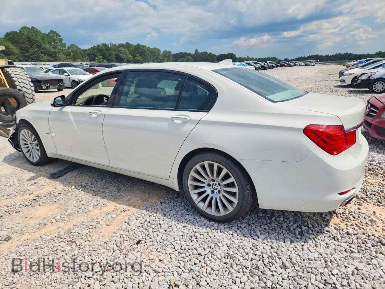 2012 BMW 7 SERIES - VIN: WBAKB8C54CC963587 - Photo 2