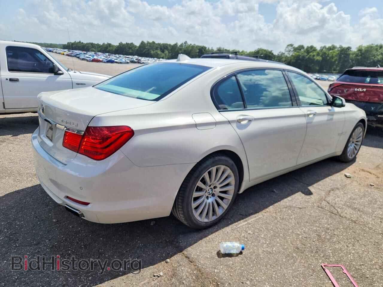 2012 BMW 7 SERIES - VIN: WBAKB8C54CC963587 - Photo 3