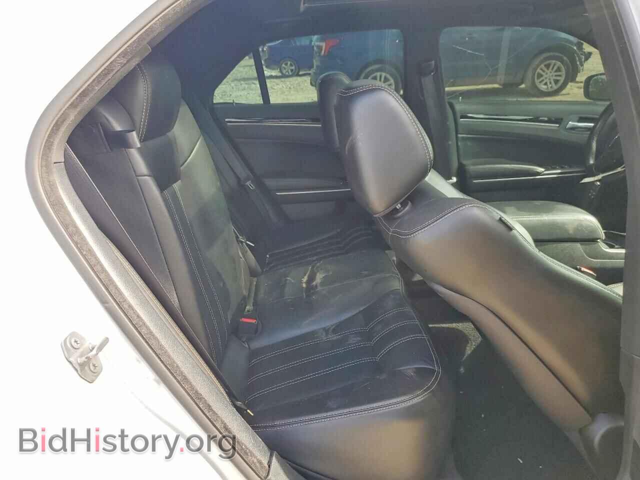 2020 CHRYSLER 300 - VIN: 2C3CCABT2LH145904 - Photo 10