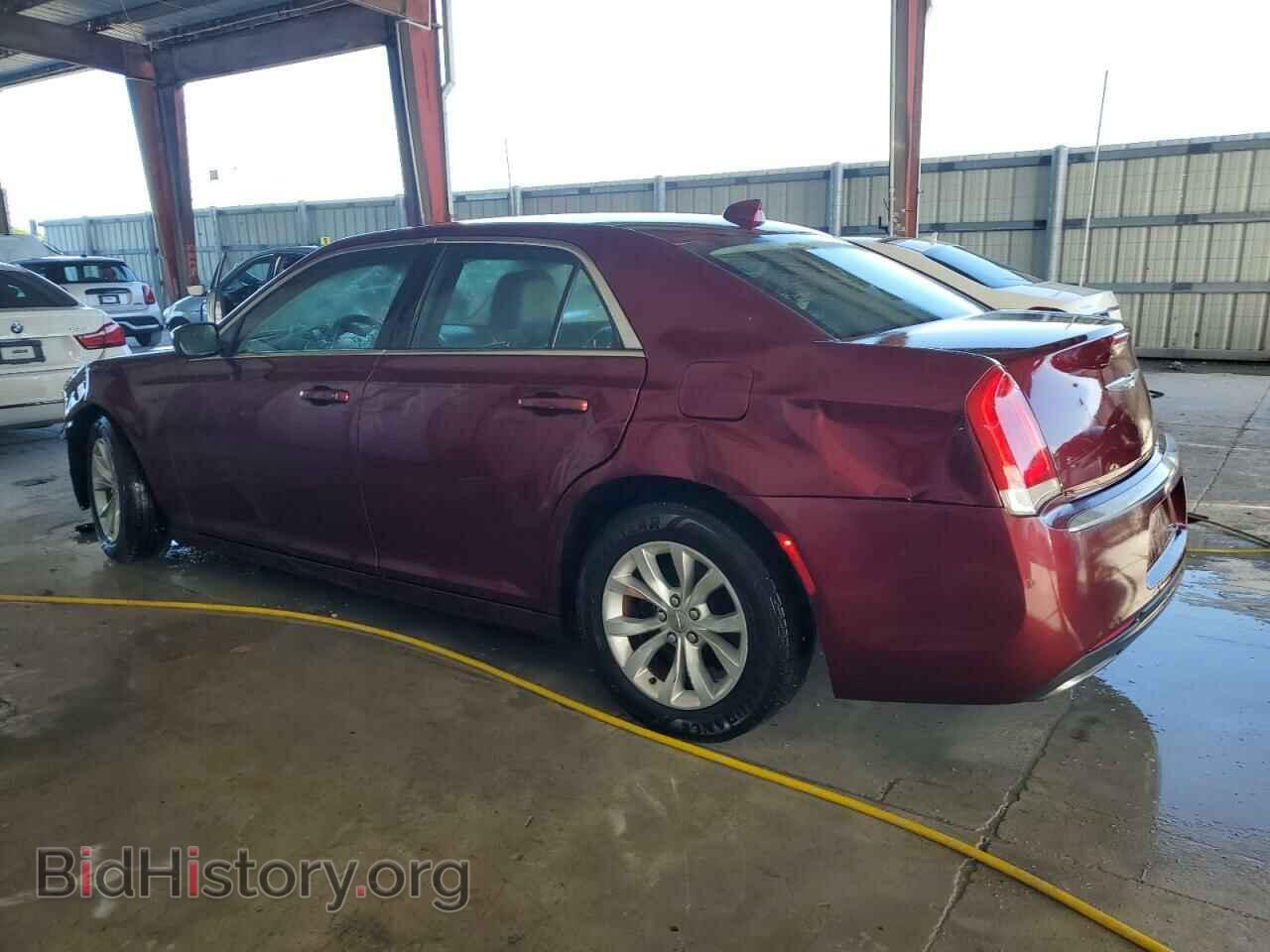 2016 CHRYSLER 300 - VIN: 2C3CCAAG3GH207823 - Фото 2